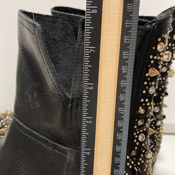 🥾Zara Black Leather Studded, Rhinestone Boots - Picture 14 of 15